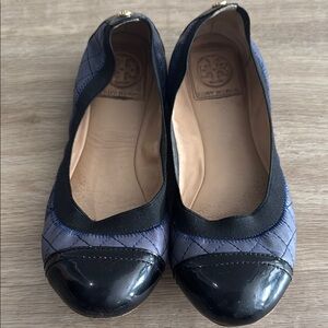 Tory Burch Women's Black and Blue Quilted Leather Ballet Flats
